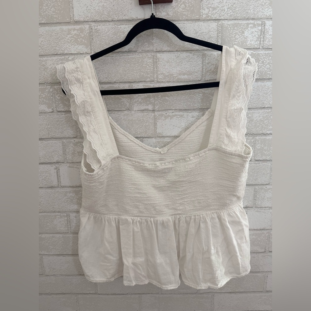 Old Navy Fitted White Flutter Sleeve Smocked Crop Tank Top Sz XL #1893 - Picture 3 of 7